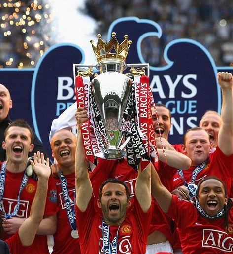 Manchester United 20-Times Champions: Pictures Of ALL Title Wins | HuffPost UK Manchester United Champions, Manchester United Premier League, Premier League Fixtures, Wigan Athletic, Ryan Giggs, Robin Van Persie, Manchester United Team, Eric Cantona, Manchester United Legends