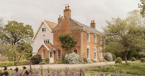 English Country Cottage Floor Plans, British Cottage Floor Plans, English Country House Floor Plan, British Country Home, British Country House, English Countryside Home, House Types, Farm Dream, 17th Century House