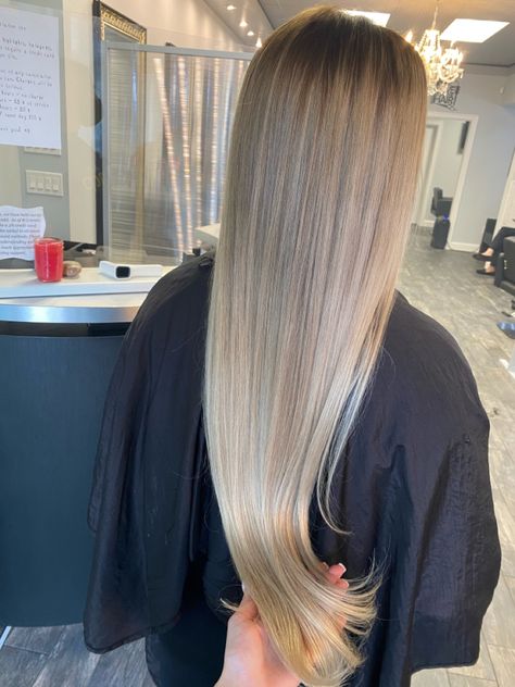 Blonde Root Melt, Root Melt Blonde Balayage, Champagne Blonde Hair, Champagne Blonde, Blonde Roots, Brown To Blonde, Balayage Hair, Blonde Hair, New Hair