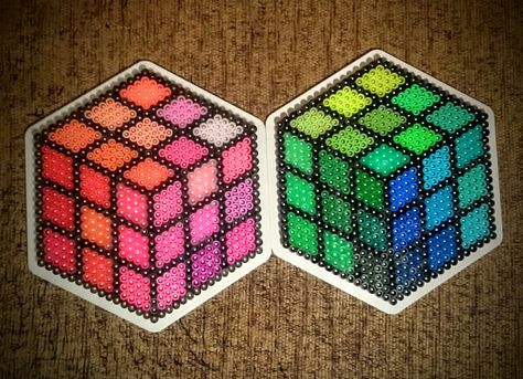 Wonderful Small Hexagon Perler Bead Patterns, Perler Bead Coasters, Perler Bead Ideas, Perler Bead Designs, Hamma Beads Ideas, Easy Perler Bead Patterns, Pearl Beads Pattern, Fuse Bead Patterns, Art Perle