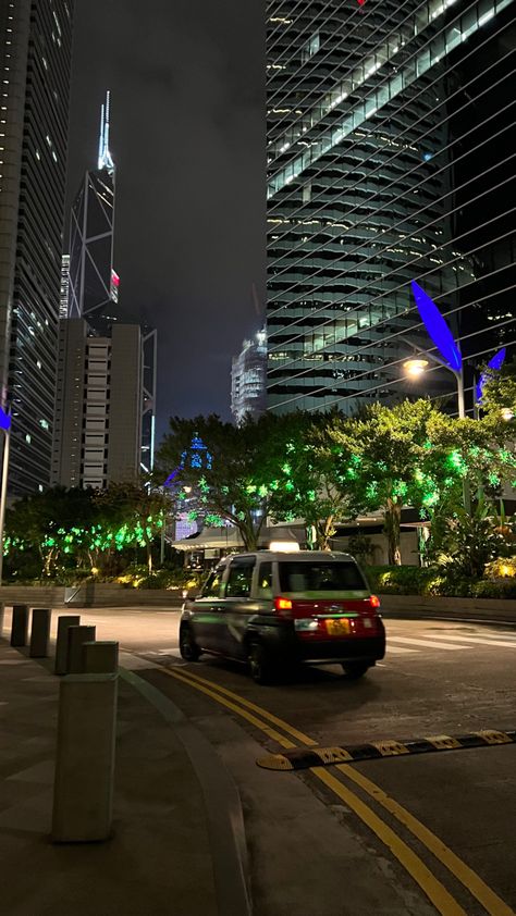 Hong Kong Aesthetic, Travel Core, Night Cities, Futuristic Places, Hong Kong Night, Night Street Photography, City View Night, Tokyo Aesthetic, Pacific Place