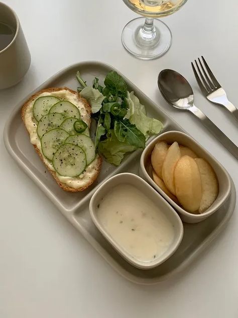 Aesthetic Lunch School, Lunch For School Aesthetic, Lunch School Aesthetic, Aesthetic School Lunch Ideas, Aesthetic Lunch Ideas For School, Lunch Aesthetic School, Anime Manga Aesthetic, Healthy Lunch Snacks, Manga Aesthetic