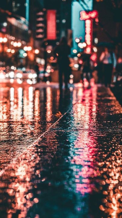 Light And Colour Photography, Rainy Reflections, Photography Examples, Pose Fotografi, Inspiring Photography, Rainy Night, Foto Tips, Ballet Photography, Photography Challenge