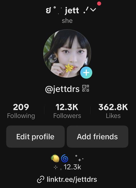 hanni nwjns, blue, yellow, lemon, swirl Tiktok Account Ideas, Tik Tok Profile, Cute Emoji Combinations, Account Ideas, Emoji Combinations, Tiktok Aesthetic, Tiktok Account, Cute Emoji, Edit Profile