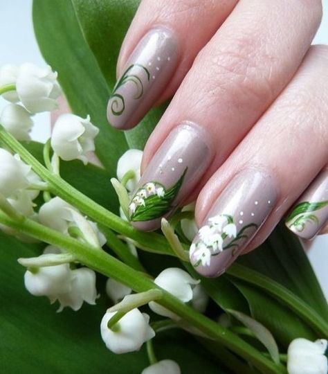 Cottage Candles, Nail Art Fleur, Quince Nails, Neat Nails, Flowers Lily, Manicure Designs, Natural Essence, Fingernail Designs, May Nails