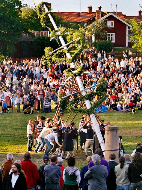 Apart from Christmas, the Midsummer Festival is the most important holiday on the Swedish calendar. Flowers in your hair, dancing around a maypole, singing songs while drinking schnapps and eating pickled herring is all part of this special celebration. We recommend visiting Leksand to experience the largest midsummer festival in Sweden. Things To Do In June, Sweden Places To Visit, Midsummer Festival, Summer Solstice Ritual, Pickled Herring, Flowers In Your Hair, Traditions Around The World, Sweden Travel, Scandinavian Countries