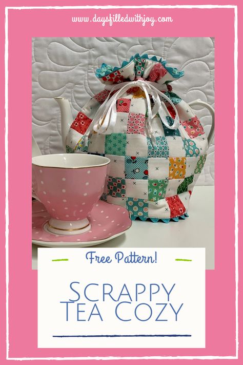 Sewn Tea Cosy, Patchwork Tea Cosy Pattern, Tea Pot Cozy Sewing Free Pattern, Teapot Cozy Pattern Free, Quilted Tea Cozy, Tea Cozy Pattern Free, Lori Holt Free Patterns, Usable Crafts, Tea Cozy Tutorial