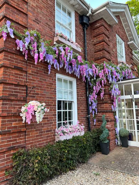 Colourful Wisteria Garland Pink Wisteria Garland Outdoor - Etsy Wisteria Garland, Pink Wisteria, Vines Texture, Aisle Runners, Front Shop, White Cherry Blossom, Shop Decor, Floral Garland, Flower Display