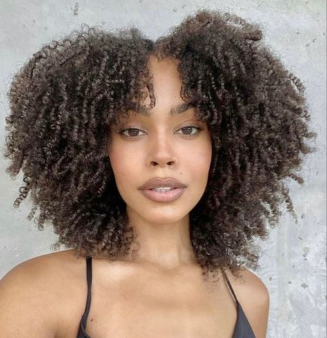 Layered Curly Haircuts, Curly Afro Hair, Curly Cut, Curly Fro, Feed In Braids Hairstyles, Big Curly Hair, Hairdos For Curly Hair, Natural Curls Hairstyles, Hair Advice