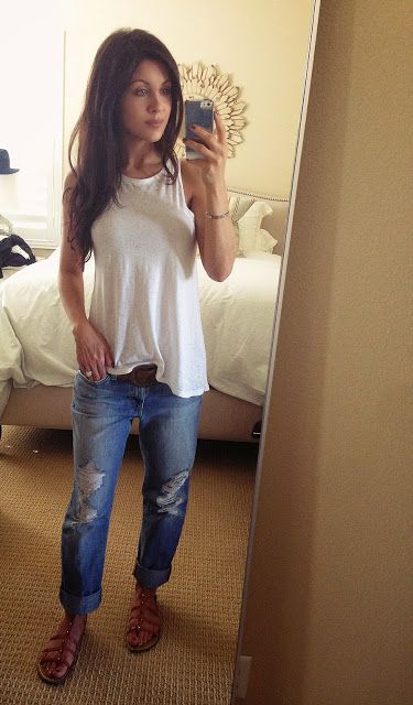 Random Shots – Andee Layne Jeans Sandals Outfit, Boyfriend Jeans Outfits, Sandals Outfit Casual, Jeans Sandals, Looks Jeans, Cool Summer Outfits, Sandals Outfit, Jeans Outfits, Woman's Fashion