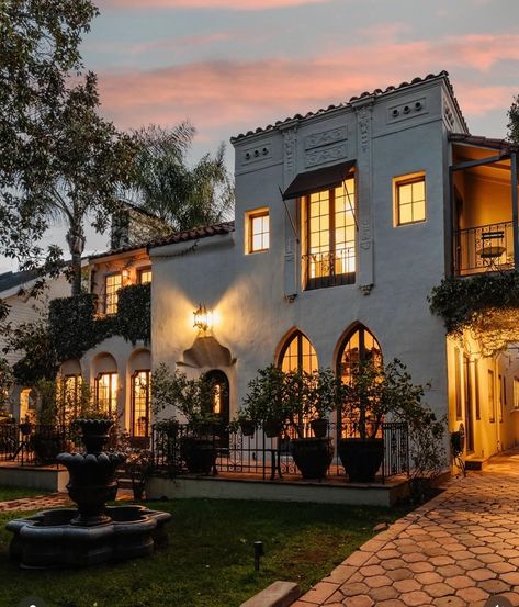 This Spanish beauty in Los Feliz is for sale! You’ll want to see the abundance of character and charm that this home has to offer. 🌺 . . Listed by @thejoseprats . . . . . . #spanishhome #charminghomes #mediterraneanhome #spanishstylehome #hadleyjameshome #southernliving #spanishvilla #curbappeal #housebeautiful #designinspo #sodomino #spanishcourtyard #spanisharchitecture #homeexteriordesign #architecturelovers #housetour #oldhousecharm #oldhouselove #luxuryhome #hometour Spanish Mansion, Spanish Beauty, Spanish Courtyard, Spanish Villa, Spanish Architecture, Spanish Style Home, Laurel Canyon, Spanish Revival, Mansion Interior