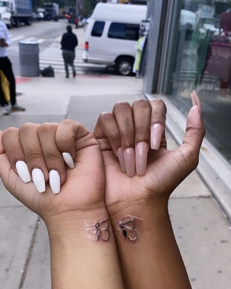 Matching Tattoos For Cousins Black, Best Friend Tattoos Hand, Matching Tattoos Mother Daughter Black Women, Wrist Matching Tattoos, Best Friend Tattoos Black People, Bestie Finger Tattoos, Matching Tattoos For Best Friends Black, Matching Tattoos Black People, Matching Hand Tattoos