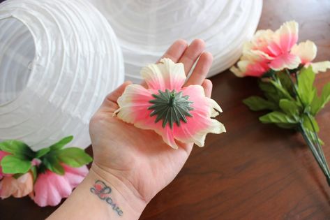 DIY flower paper lanterns Lanterns Diy, Rose Diy, Girly Birthday Party, Paper Lanterns Diy, Party Table Centerpieces, White Lanterns, Flower Paper, Crystal Rose, Joann Fabrics