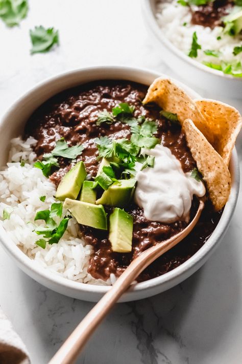 Slow Cooker Black Bean Soup, Vegan Family Dinner, Vegan Slow Cooker Recipes, Slow Cooker Black Beans, Vegan Crockpot Recipes, Black Bean Soup Recipe, Vegan Crockpot, Vegan Slow Cooker, Vegan Pantry