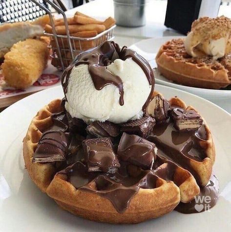 Untitled Waffle Ice Cream Sandwich, Ice Cream Menu, Waffle Ice Cream, Yummy Comfort Food, Hot Chocolate Recipes, Food Goals, Cute Desserts, Ice Cream Sandwich, Easy Baking