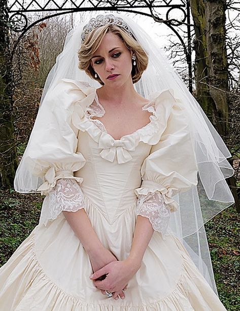 Worst Wedding Dress, Kristen Stewart Movies, Dresses Satin, Dress Gallery, Princesa Diana, Vintage Bride, Vintage Bridal, Lady Diana, Gorgeous Gowns