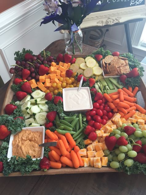 Tray Of Appetizers, Serving Tray Wood Vegetable, Fruit Veggie And Cheese Platter, Fruit And Vegetable Charcuterie Board Ideas, Cheese And Vegetable Platter, Veggie Tray Wedding Reception, Vegetable And Cheese Tray Ideas, Vegetable Party Ideas, Wedding Vegetable Tray