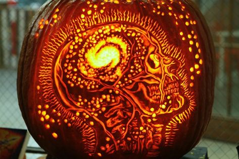 8 Best Tips on Carving Pumpkins From the Pros | Family Handyman Science Pumpkin Carving, Medical Pumpkin Carving Ideas, Pumpin Carving, Pumpkin Carving Art, Carvings Designs, Stranger Things Pumpkin, Human Profile, Muertos Makeup, Pumpkin Carving Tips