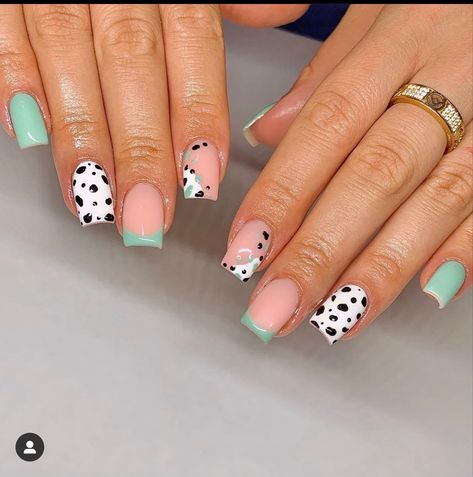 Cowprint French Tip Nail Design, March Nail Designs Spring, Country Nail Designs, Stagecoach Outfits, Lightning Nails, Country Acrylic Nails, Rodeo Nails, Cowboy Nails, Football Nails