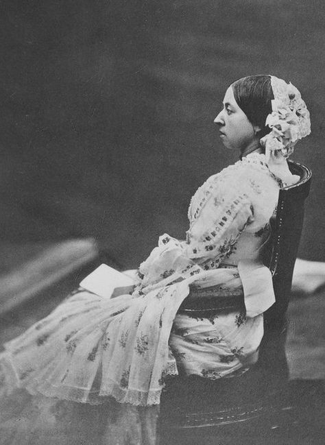 Queen Victoria as a young woman (1840s-50s) Young Queen Victoria, Queen Victoria Family, Queen Victoria Prince Albert, Victoria Prince, Victoria Reign, Queen V, John Brown, Royal Family England, Royal Queen