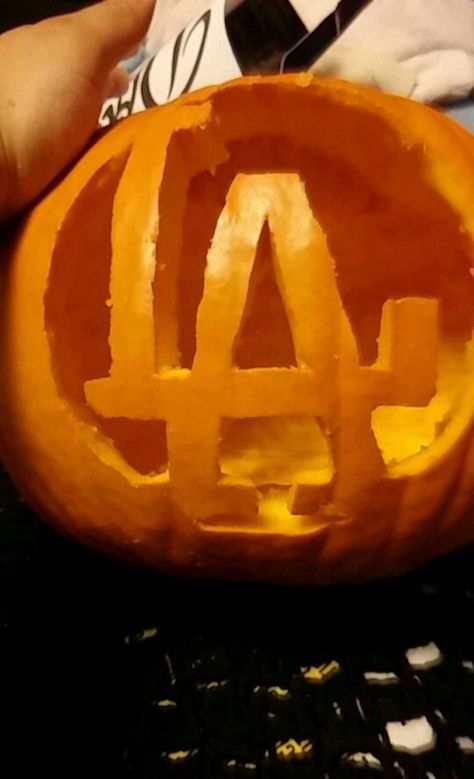 Dodger Pumpkin Carving La Dodgers Pumpkin Carving, Dodgers Pumpkin Carving, Pumpkin Inspo, Pumpkin Carving Stencils, Carving Templates, Pumkin Carving, Carving Stencils, Baby Shower Sash, Pumpkin Carvings