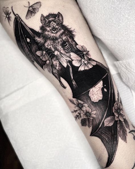 Types Of Sleeve Tattoos, Dark Coverup Tattoo Ideas, Bat Tattoos, Cicada Tattoo, Fall Tattoo, Goth Tattoos, Back Of Leg Tattoos, Bats Tattoo Design, Side Tattoos Women