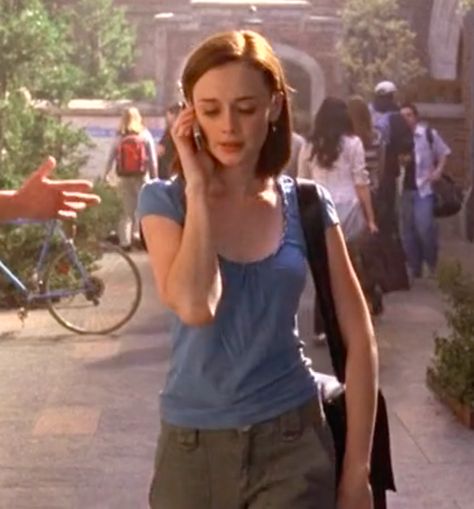 Rory Gilmore Yale, Tv Show Ideas, Rory Outfits, Rory Gilmore Outfits, Gilmore Outfits, Rory Gilmore Style, Show Ideas, Gilmore Girls Fashion, Gilmore Girls Outfits