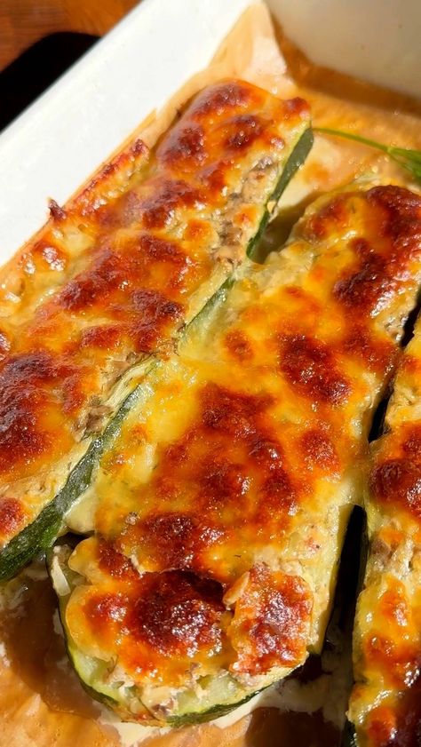 Savor our creamy Stuffed Zucchini Boats, packed with savory mushrooms and topped with melted mozzarella. A delicious dish for any occasion! Leftover Zucchini, Coleslaw Salad, Zucchini Feta, Stuffed Zucchini, Salad Meal Prep, Zucchini Boats, Chili Flakes, January 29, Zucchini Recipes