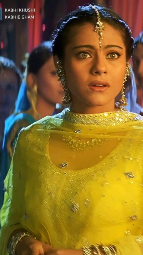 Kajol Devgon Kajol In Kabhi Khushi Kabhi Gam, Kajol Kabhi Khushi Kabhi Gham, Kajol Aesthetic, Iconic Bollywood Characters, Bollywood Icons, Indian Long Dress, Shahrukh Khan And Kajol, Kajol Devgan, Bollywood Aesthetic