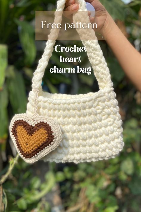 Crochet Bag Charm, Crochet Flower Bag, Crochet Mini Bag, Pouch Crochet, Crochet Garden, Valentines Crochet, Crochet Pouch, Crochet Purse Patterns, Flower Bag