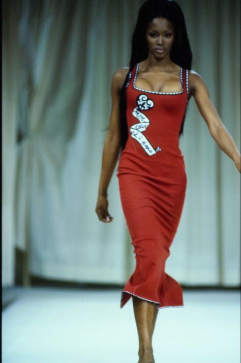 #designer #designerdresses #90s #90sfashion #90sstyle #runwayfashion #runway #90sstyle #red #fashiontrend #fashiondesigner #runwaymodel #model #supermodel #vintagestyle #vintageclothes Alaia Dress, Azzedine Alaïa, 90s Runway Fashion, Runway Fashion Couture, Original Supermodels, 90s Models, Azzedine Alaia, Vintage Couture, 2000s Fashion