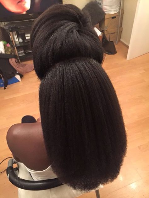 #relaxedhair #relaxedhaircare #relaxedhairstyles #relaxedhaircaregrowth Cabello Afro Natural, Hair Colorful, Beautiful Natural Hair, Pelo Afro, Natural Hair Beauty, 4c Hair, Queen Hair, Long Natural Hair, Natural Hair Inspiration