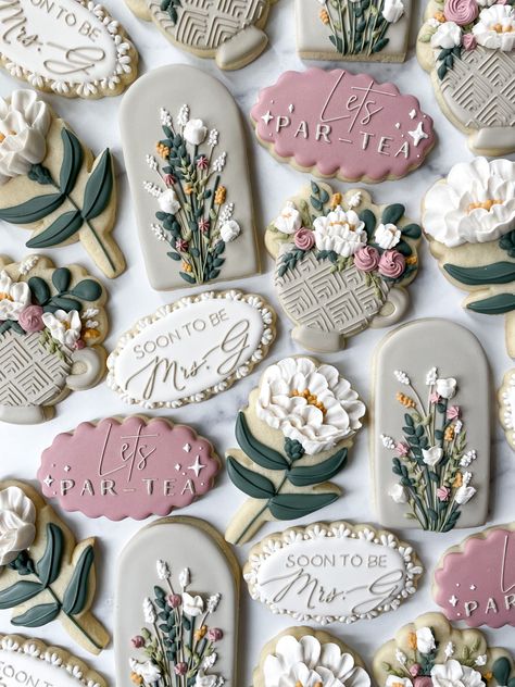 Favorite Things Cookies Decorated, Floral Birthday Cookies Decorated, Tea Party Cookies Decorated, Elegant Decorated Cookies, Arch Cookies, Franklin Castle, Floral Sugar Cookies, Tea Party Cookies, Garden Cookies