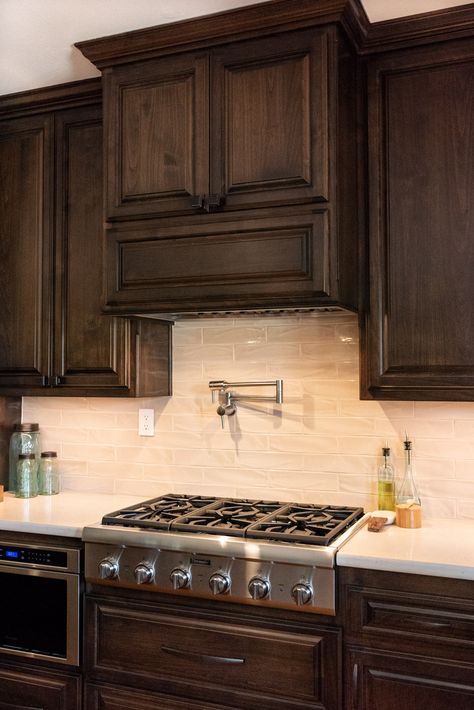 Mahogany Kitchen Cabinets Farmhouse, Dark Mahogany Kitchen Cabinets, Traditional Wood Cabinets Kitchen, Modern Kitchen Brown Cabinets, Modern Dark Wood Kitchen Cabinets, Dark Walnut Cabinets Kitchen, Brown Kitchen Cabinets Color Schemes, Dark Wood Cabinets Kitchen, Espresso Kitchen Cabinets Color Schemes