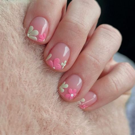 Pin this for the trendiest nail designs to rock in the new year! Elevate your style with these chic and stylish short nail ideas. #NailArt #FashionInspo #NewYearNewNails Short Summer Nails, Summer Nails 2024, New Years Nail Art, Fancy Nail Art, Short Gel Nails, Floral Nail Designs, Cute Spring Nails, Flower Nail Designs, Short Nail