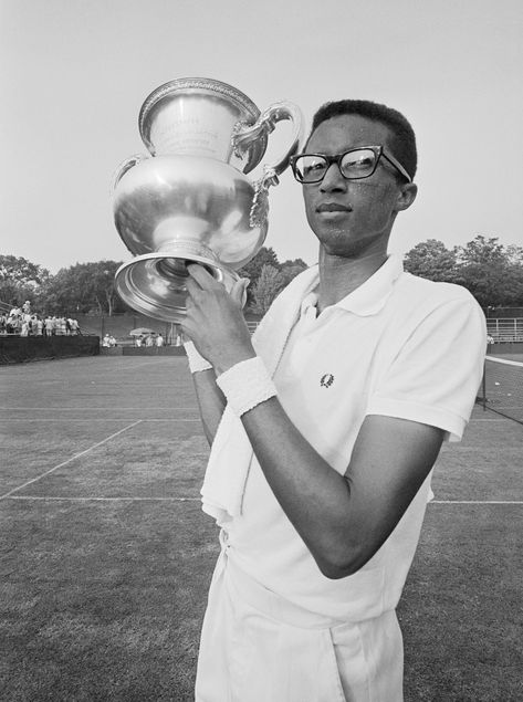 What Johnnie Ashe Did for His Brother Arthur, Fifty Years Ago | The New Yorker Famous Athletes, Chocolate City, Arthur Ashe, Pro Tennis, Tennis Legends, Sports Tennis, Cricket Club, Star Dust, Vintage Tennis