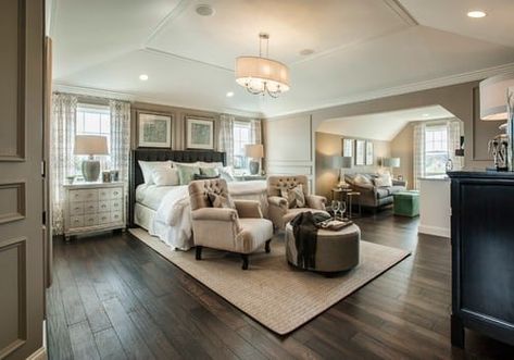 Transitional master bedroom with recessed light and hardwood floor. Transitional Bedroom Design, Traditional Bedroom Design, Bedroom With Sitting Area, Hardwood Floors Dark, Transitional Bedroom, Dark Furniture, Luxury Bedroom Master, Traditional Bedroom, Bedroom Designs