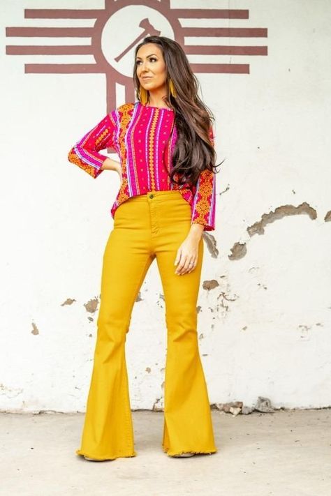 Yellow And Orange Outfit, Yellow Jeans Outfit, Bell Pants Outfit, Bottom Jeans Outfit, Bell Bottom Pants Outfit, Bell Bottom Jeans Outfit, Turquoise Heart Necklace, Yellow Jeans, Flair Jeans