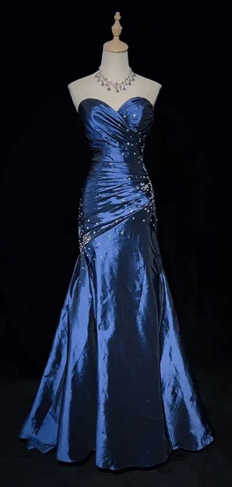 Dark Blue Vintage Prom Dress, New Orleans Prom Dress, Ancient Greece Prom Dresses, Dark Blue Mermaid Dress, Winter Formal Dresses Blue, Midnight Blue Dress Formal, 2000 Dress Early 2000s, Homecoming Dresses Dark Blue, Blue Gown Aesthetic