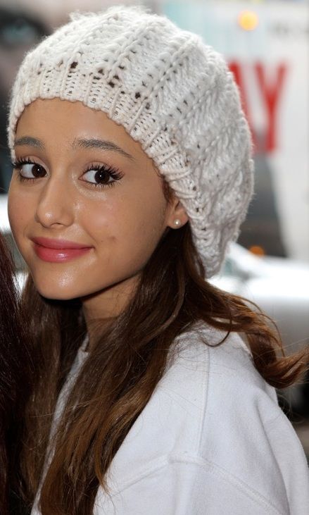 Ariana Grande Ariana Grande Winter, Ariana Grande 2010, Ariana Instagram, Ariana Grande Perfume, Snow Princess, Ariana Grande Cute, Fashion Idol, Ariana Grande Photoshoot, Ariana Grande Photos