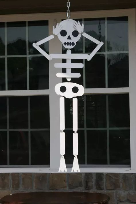 DIY Wooden Skeleton Outdoor Halloween Decoration | Hometalk Diy Skeleton Decor, Halloween Decorations On A Budget, Indoor Halloween Decor Ideas, Fun Halloween Decorations, Outdoor Skeleton, Wooden Skeleton, Diy Skeleton, Indoor Halloween Decor, Burlap Halloween