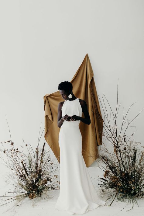 Organic, Minimal Wedding Inspiration for the Modern Bride | Mr & Mrs Unique Beauty Hacks That Actually Work, Groomsmen Tuxedos, Painted Florals, Classic Bride, Design Moda, Classic Brides, Black Bride, The Modern Bride, Minimal Wedding