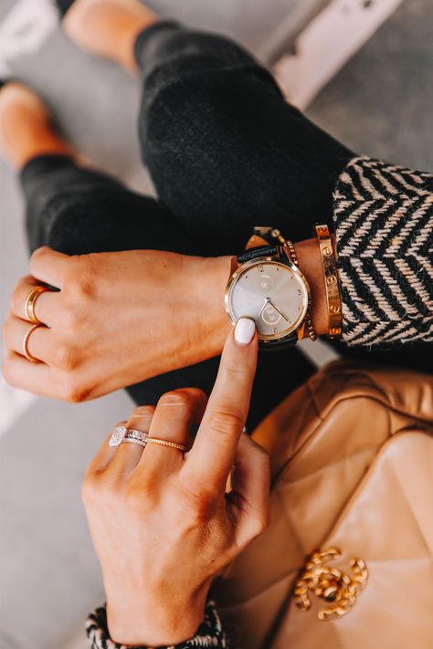 Fashion Jackson Wearing Garmin Vivomove Luxe Watch Garmin Vivomove Trend, Garmin Watch Woman, Garmin Vivomove, Chanel 2019, Purse Outfit, Celine Sunglasses, Watch Trends, Smartwatch Women, Fashion Jackson