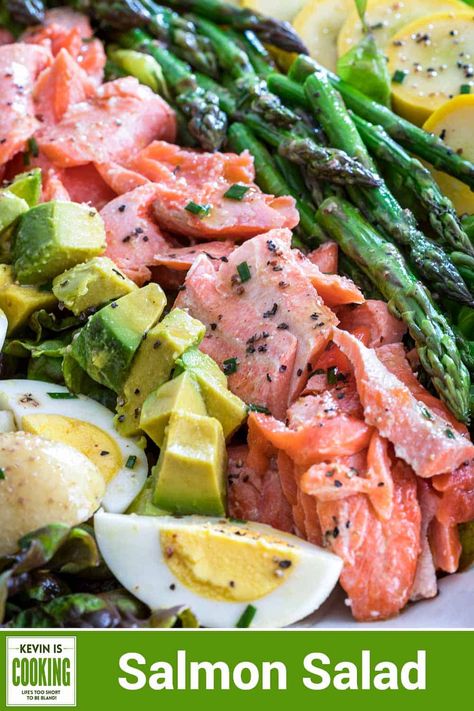 Poached Salmon Recipes, Easy Vinaigrette, Grilled Salmon Recipe, Grilled Salmon Salad, Salmon Salad Recipes, Leftover Salmon, Poached Salmon, Simple Vinaigrette, Eat Salad