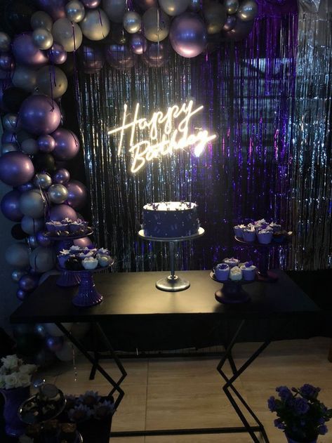 Purple And Black Decorations Parties, Purple Bday Decorations, Birthday Purple Theme, Purple Birthday Party Theme, Black And Purple Birthday, Euphoria Birthday Party Ideas, Black And Purple Party, Euforia Party, Birthday Celebration Ideas