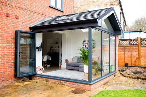 Modern Conservatory Extension, Modern Conservatory, Conservatory Extension, Architecture Kitchen, Garden Room Extensions, House Renovation Projects, Remodeling Bathroom, Remodel Diy, Interior Design Minimalist