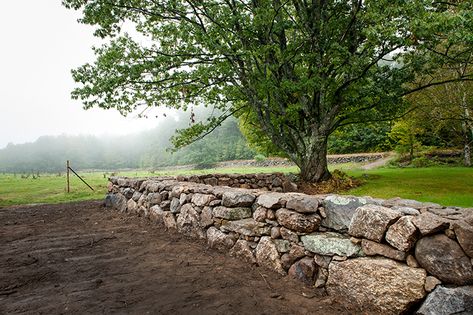 New England Stone Walls, Field Stone Wall, Building A Stone Wall, Diy Retaining Wall, Wall Building, Kyoto Garden, Outdoor Showers, French Bob, Cities To Visit