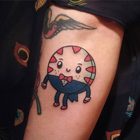 Kawaii style Adventure Time's Peppermint Butler tattoo on the left forearm. Tattoo Artist: Numi Peppermint Butler Tattoo, Adventure Time Peppermint Butler, Cartoon Flash, Peppermint Butler, Adventure Time Tattoo, Christian Sleeve Tattoo, Beginner Tattoos, Small Forearm Tattoos, Tattoo Board