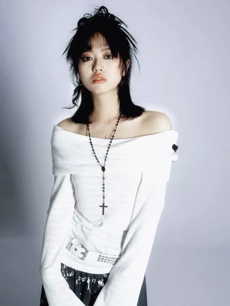 Peony Aesthetic, 2000s Japanese Fashion, Street Outfits, Aesthetic Streetwear, Grunge Y2k, Swaggy Outfits, Fairy Grunge, Grunge Style, 2000s Fashion