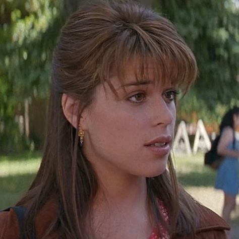 Sydney Prescott Hair, Sidney Prescott Icon, Sydney Prescott, Sidney Scream, Scream Actors, Scream Characters, Mtv Scream, Sidney Prescott, Scream 1996